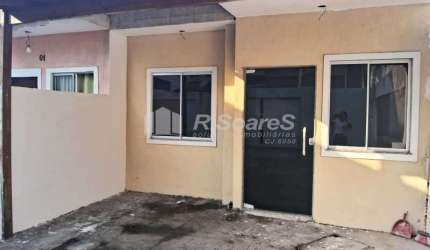 Casa com 2 quartos à venda na Rua Marília, Cabuçu, Nova Iguaçu, 60 m2 por R$ 180.000