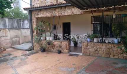Casa com 2 quartos à venda na Rua Quiririm, Vila Valqueire, Rio de Janeiro, 280 m2 por R$ 590.000