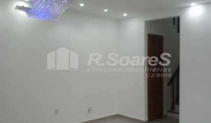 Casa em condomínio fechado com 3 quartos à venda na Rua Alves do Vale, Vila Valqueire, Rio de Janeiro, 124 m2 por R$ 450.000