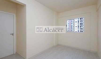 Apartamento em ótimas condições no centro de Curitiba.