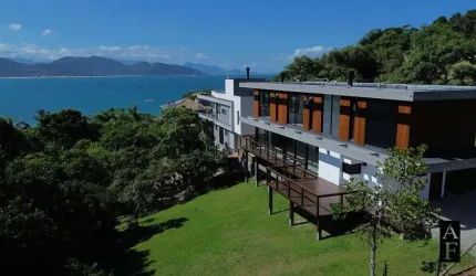 Casa à venda no bairro Praia da Vigia - Garopaba/SC