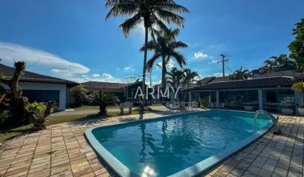 Casa com 4 quartos à venda na Rua Treze de Maio, 113, Estradinha, Paranaguá, 296 m2 por R$ 1.500.000