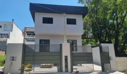 Sobrado com 3 suítes á venda em Atibaia/SP
