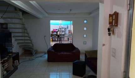 Casa com 3  dormitorios e 1 vagas em Guaianazes