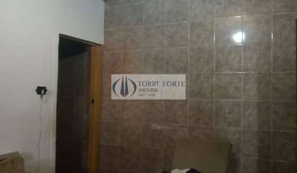 Casa 4 dormitórios 2 banheiros e 2 vagas na Vila Ivone