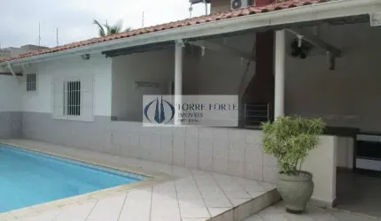 Linda casa próximo a Praia 2 dormitórios 1 suíte , edícula, vagas 5  carros