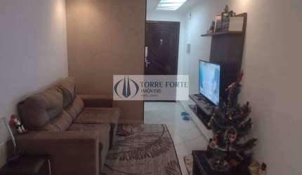 Apartamento com 2 dormitorios 1 vaga de garagem na Vila Carmosina.