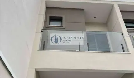Linda casa com 3 dormitórios, sacada e 2 vagas na Vila Guilherme