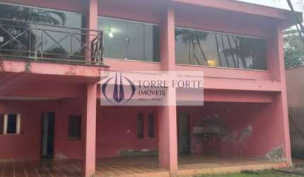 Linda casa com 4 dormitórios e 6 vagas em Interlagos