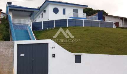 Casa com 5 quartos à venda na Rua Arno Kumlehn, Bom Retiro, Joinville por R$ 850.000