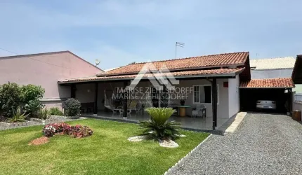 Casa com 3 quartos à venda na Rua Imigrantes, 165, Ubatuba, São Francisco do Sul por R$ 680.000