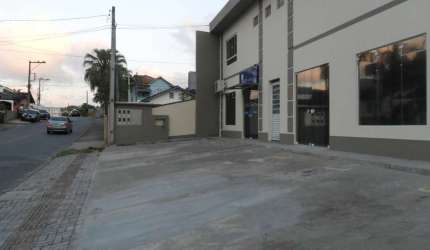 Alugo sala comercial bairro Floresta proximo a tudo