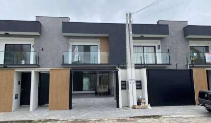 Geminado Sobrado Bairro Floresta com 3 suítes