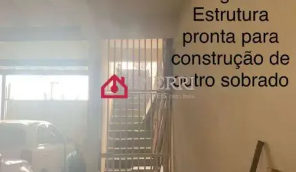 Casa a venda na Vila Ayrosa, 300 m² de terreno