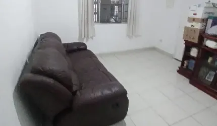 SÃO VICENTE - CASA AMPLA COM QUINTAL E POMAR