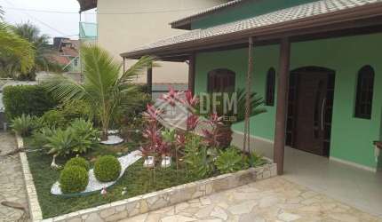 Morada da Praia - Casa de praia à venda com todos os utensílios e móveis inclusos, no condomínio Morada da Praia, em Boracéia, Bertioga com acomodação para 15 pessoas e 3 quartos com ar condicionado