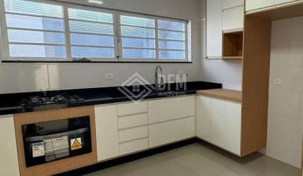 Casa 2 dormitórios para alugar na Vila Oliveira em Mogi das Cruzes, SP.