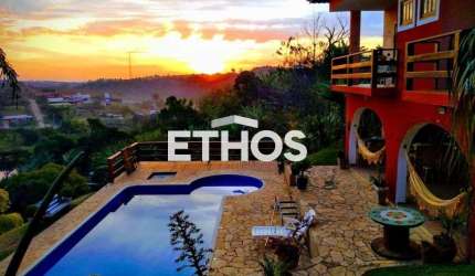 Casa a venda de Alto Padrao com 4 Suites,  5.000m2 de area total e 423m2 de construcao no Bairro Parque Espelho D&amp;#39;Agua em Jundiai