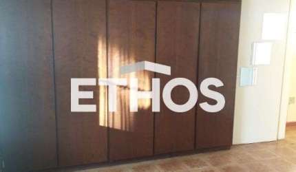 CASA COM 1 DORMITORIO NO CENTRO