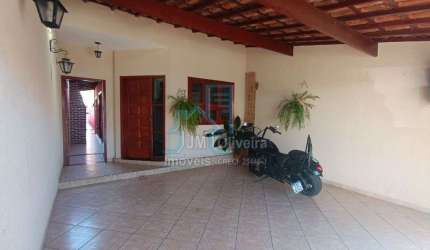 Casa a venda em Itapetininga, terreno grande e plano.