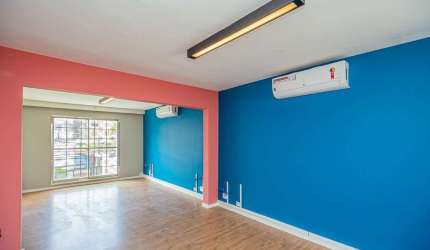 Casa comercial com 5 salas para alugar na Rua Pero Neto, 80, Vila da Saúde, São Paulo por R$ 4.000