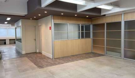 Sala comercial com 5 salas para alugar na Avenida das Nações Unidas, 13797, Vila Gertrudes, São Paulo por R$ 12.012