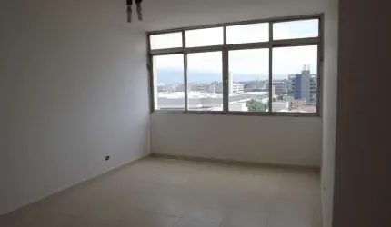 Apartamento com 3 quartos para alugar na Praça Floriano Peixoto, 411, Santo Amaro, São Paulo por R$ 3.912