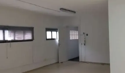 Sala comercial com 2 salas para alugar na Rua Antônio das Chagas, 237, Chácara Santo Antônio, São Paulo por R$ 3.527