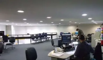 Ponto comercial com 4 salas para alugar na Avenida São Luís, 68, República, São Paulo por R$ 34.009