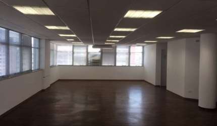 Sala comercial com 3 salas para alugar na Alameda Santos, 1893, Cerqueira César, São Paulo por R$ 8.527