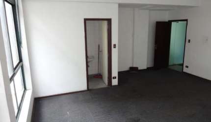 Sala comercial com 1 sala para alugar na Rua Barão de Iguape, 212, Liberdade, São Paulo por R$ 1.109