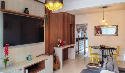 Ótimo Apartamento AVERBADO - Semi Mobiliado com 02 dormitórios a 500 metros da praia!!
