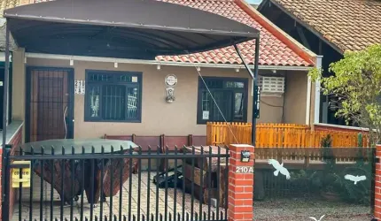 CASA GEMINADA COM 02 DORMITÓRIOS, AVERBADA - NO BAIRRO ITACOLOMI EM BALNEÁRIO PIÇARRAS!!