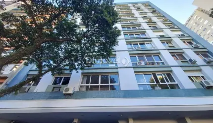 Apartamento com 3 quartos à venda na Rua Duque de Caxias, 1234, Centro Histórico, Porto Alegre por R$ 740.000