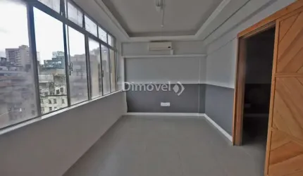Sala comercial à venda na Rua Vigário José Inácio, 368, Centro Histórico, Porto Alegre por R$ 135.000