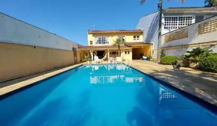Casa com 4 quartos à venda na Avenida Saul Nonnenmacher, 112, Ipanema, Porto Alegre por R$ 1.350.000