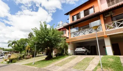 Casa em condomínio fechado com 4 quartos à venda na Rua Álvaro Guterres, 707, Tristeza, Porto Alegre por R$ 1.300.000