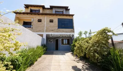 Casa com 3 quartos à venda na Rua dos Carijós, 324, Espírito Santo, Porto Alegre por R$ 699.000