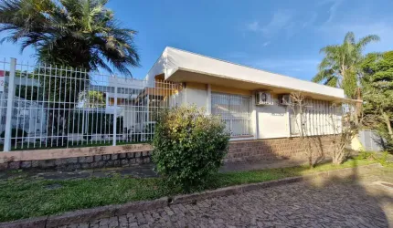 Casa com 3 quartos à venda na Rua Pinaré, 203, Vila Assunção, Porto Alegre por R$ 1.500.000