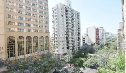 Apartamento com 3 quartos à venda na Avenida Borges de Medeiros, 855, Centro Histórico, Porto Alegre por R$ 300.000