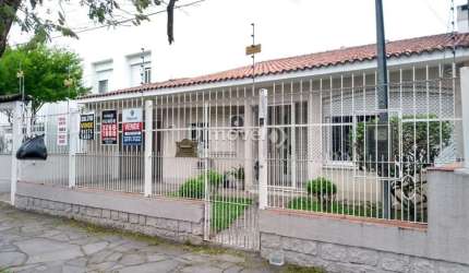Casa com 3 quartos à venda na Rua Alfredo Silveira Dias, 223, Cristal, Porto Alegre por R$ 750.000