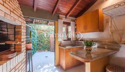 Casa em condomínio fechado com 3 quartos à venda na Rua Doutor Possidônio Cunha, 273, Vila Assunção, Porto Alegre por R$ 760.000