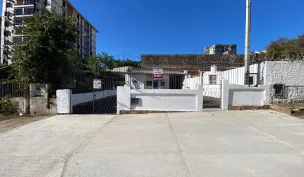 Casa comercial para alugar na Rua José Gomes, 560, Tristeza, Porto Alegre por R$ 3.200