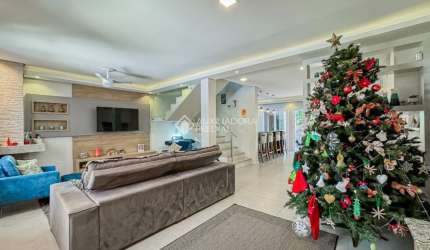 Excelente casa em condomínio fechado
