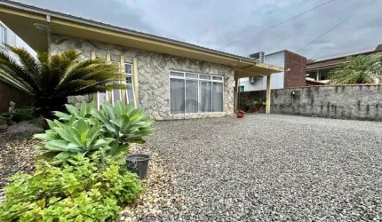 CASA no JARDIM IRIRIÚ com 3 quartos para VENDA, 130 m²