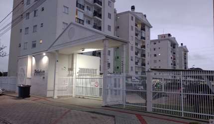 lindo apartamento no centro de Penha ,próximo aos principais comércios da região,farmácia,padaria,posto de combustível, loja de utilidades ,restaurante ,banco ,posto de saúde, esse imóvel é pra vc que
