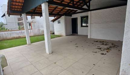CASA NA PRAIA DO QUILOMBO EM PENHA