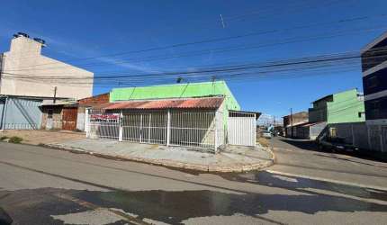 Loja com 200 metros QUADRA 202 esquina no Recanto das Emas DF