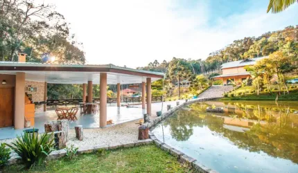 Chácara / sítio com 4 quartos à venda na Engenheiro Angelo Lopes, 1, Bateias, Campo Largo por R$ 3.980.000