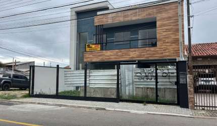 Sobrado novo de 03 quartos no Pineville